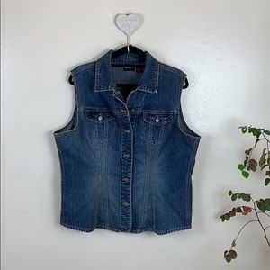 CHICOS Dark Wash Denim Vest EUC Size 3